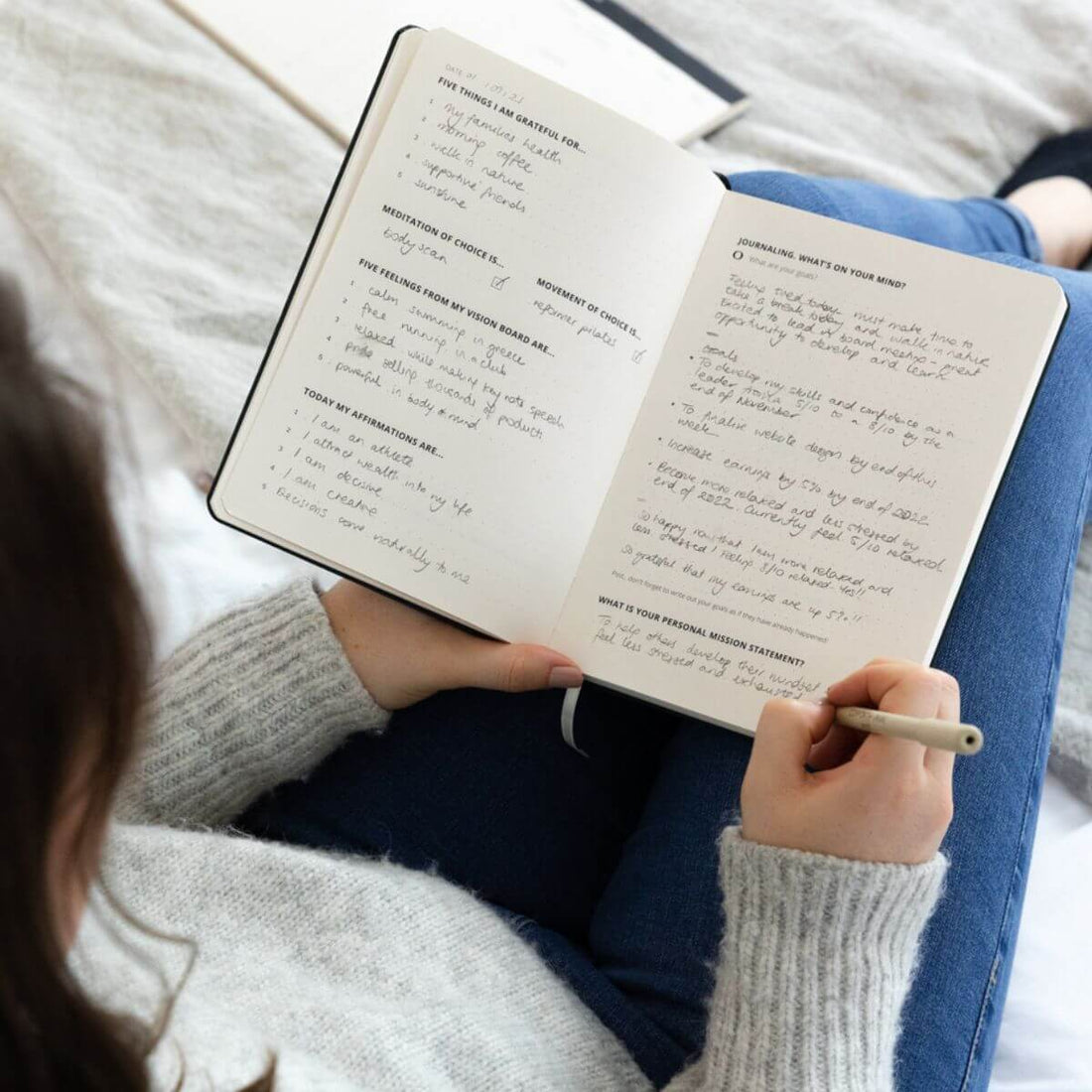 creative_entrepreneur_journalling_in_her_morning_mindset_journal